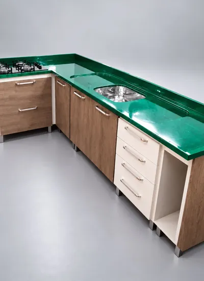 Bancada de cozinha verde feita com resina